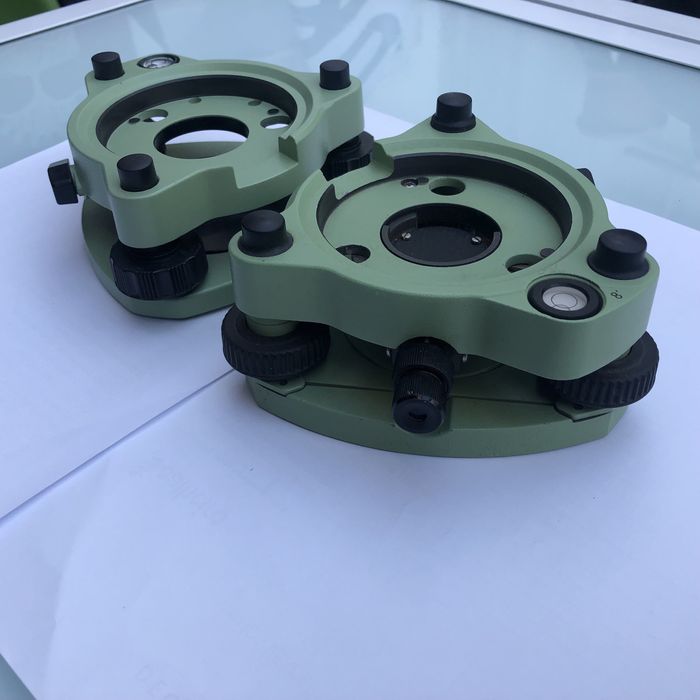 Base Nivelante com e sem Prumo óptico