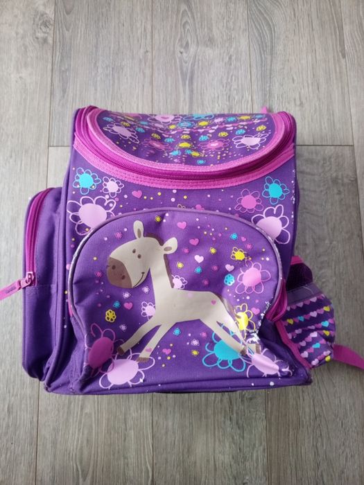 Plecak dziewczynka sztywne plecy