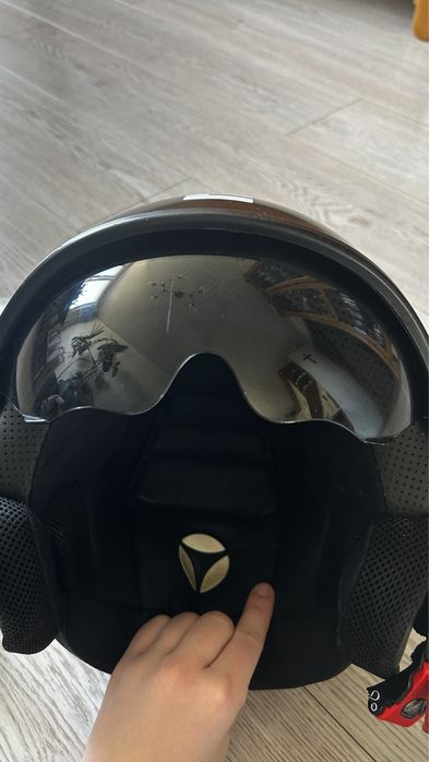 Kask na motor  momo desing