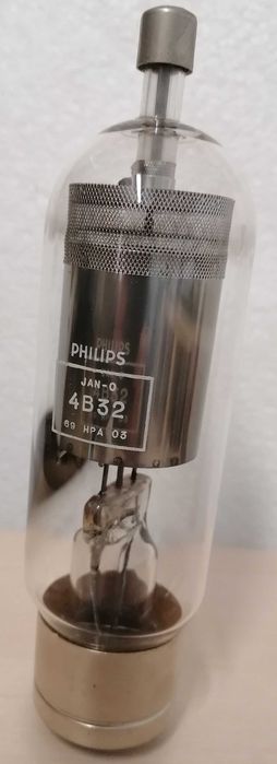 Válvula eletrónica, "Philips 4B32", peça muito antiga