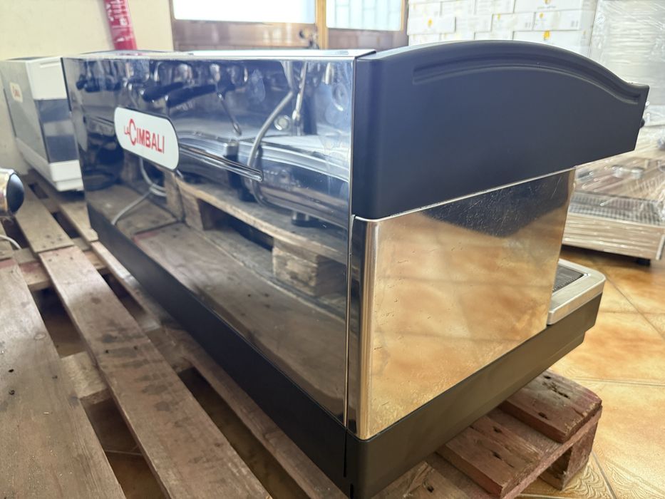 Maquina café industrial La cimbaly M27 três grupos