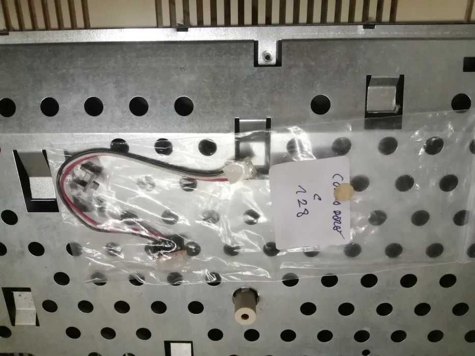 Commodore 128 – Peças originais e em bom estado