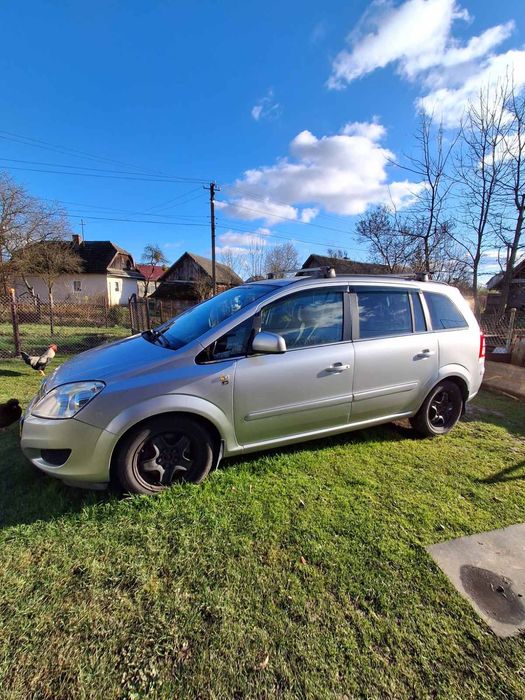 Продаю авто опель Zafira 2010р.