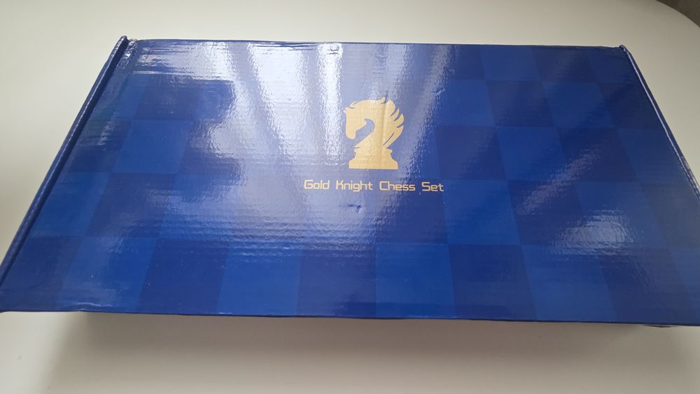 Подарунковий набір шахів Gold Knight Chess Set у дерев’яному футлярі