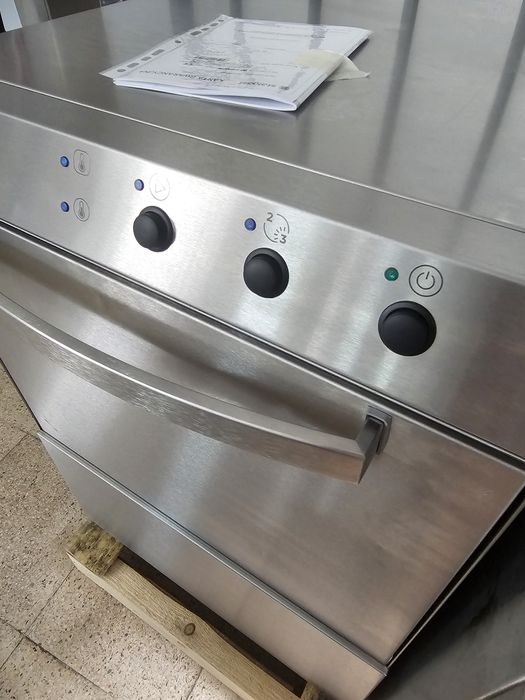 Máquina de lavar pratos