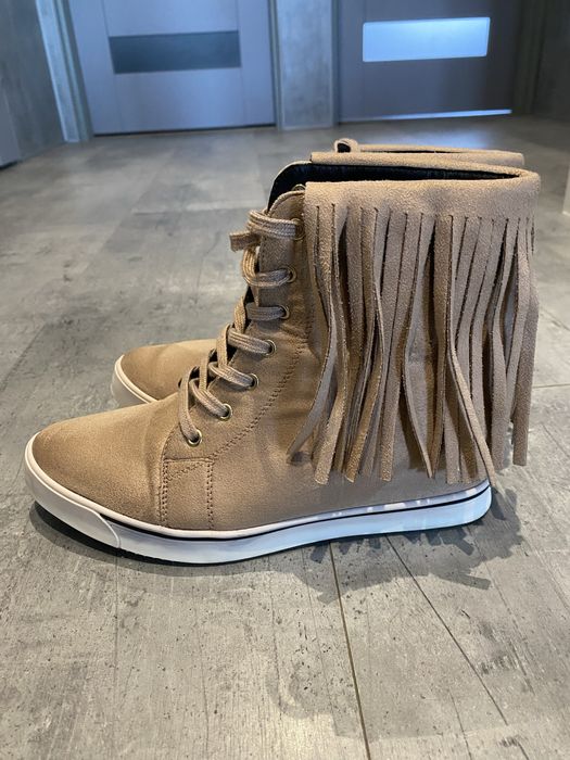 Botki z frędzlami rozmiar 41 Lu Boo