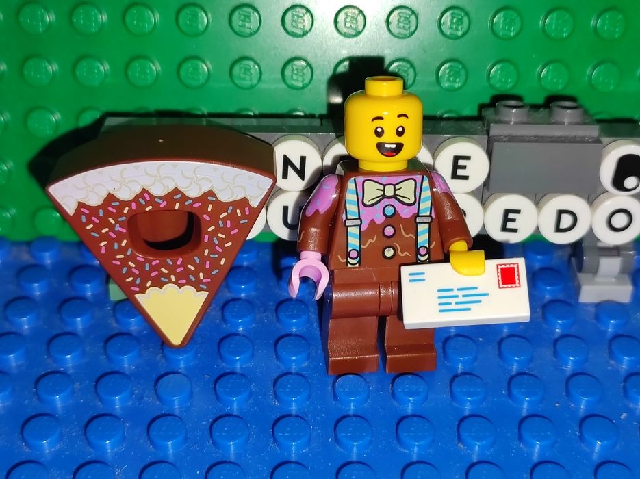 Minifigura Lego Bolo Exclusivo lojas lego