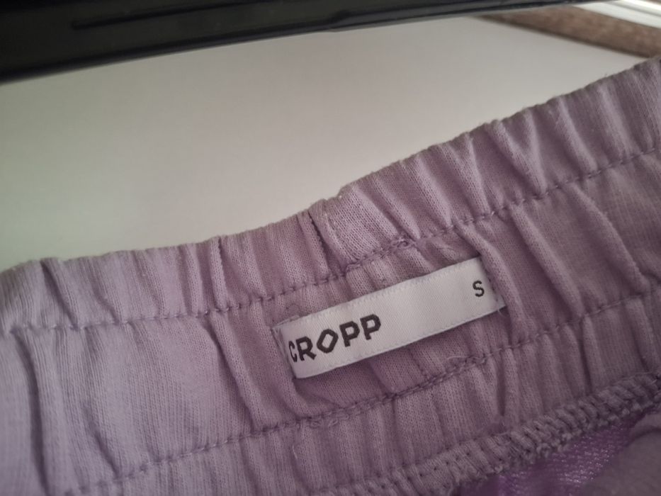 Spodnie dresowe cropp