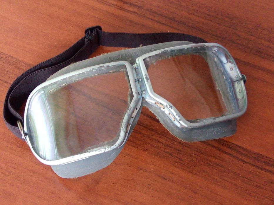 Защитные мото очки.