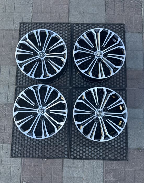 диски  оригінал Toyota camry 70 rav4 avalon Lexus is es gs 5 114,3 r17