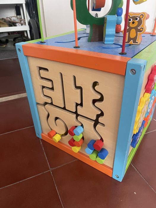 Brinquedo sensorial/educativo