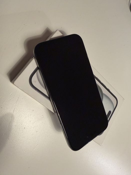 Iphone 15 256 bateria 96%