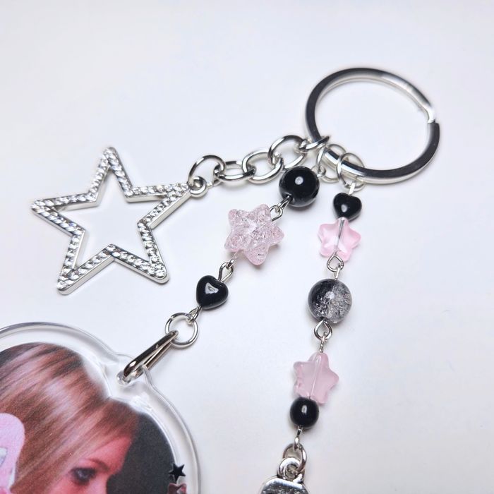 Breloczek Avril Lavigne | rock aesthetic y2k lata 2000 alternative