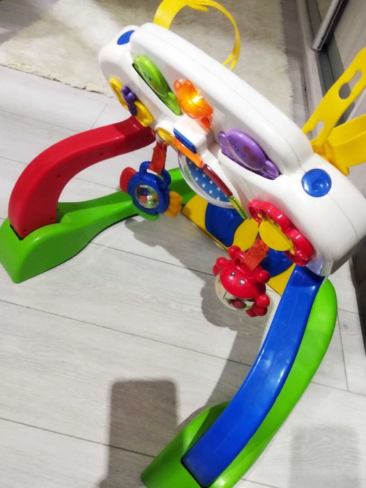 Інтерактивний розвиваючий центр  chicco