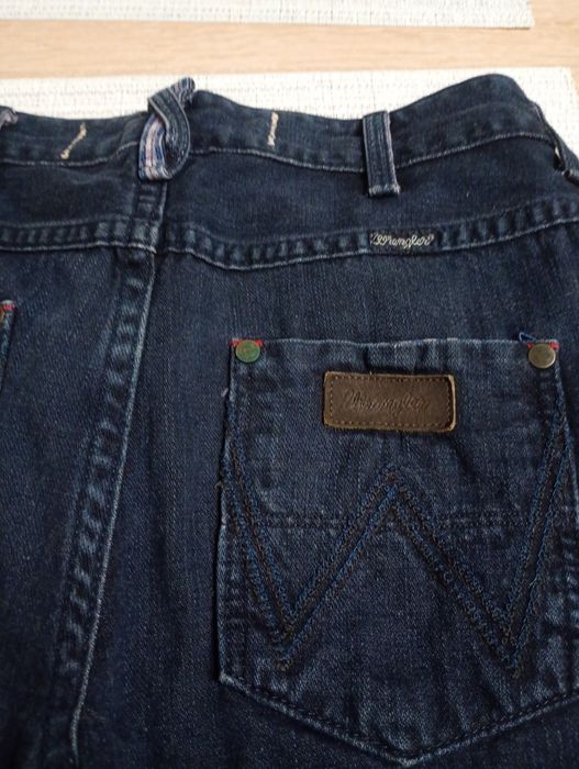 Damskie spodnie marki Wrangler