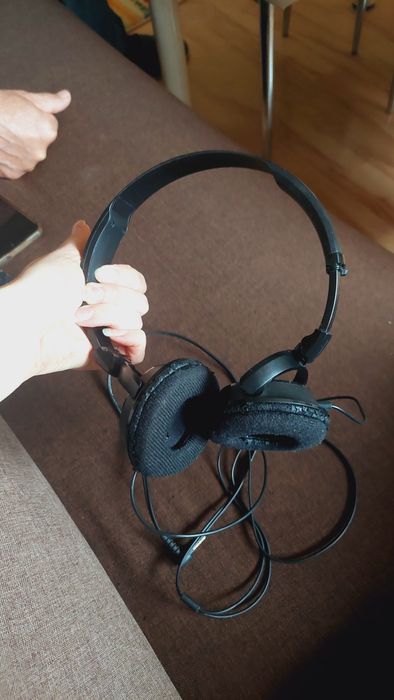 Słuchawki nauszne Philips Action Fit czarne