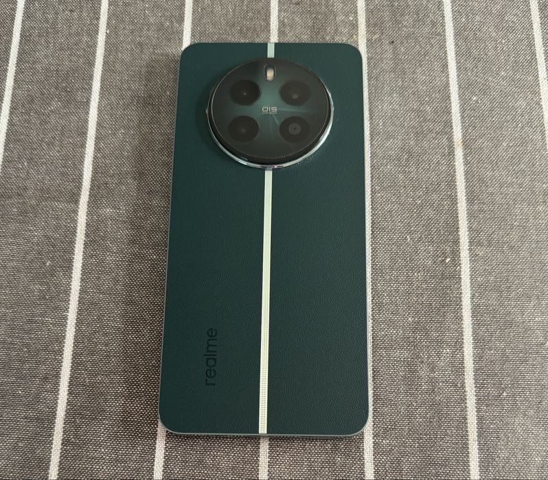 Telefon realme 12+ 5G