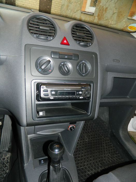 Volkswagen Caddy груз. 2011 року 1.6 TDI.