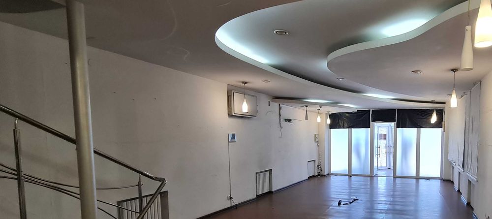 Продаж фасадного приміщення по вул. Погранична. 200 кв.м.