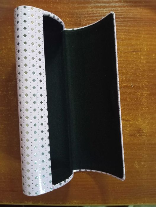 Футляр для окулярів