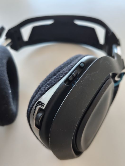 Headset Gamer Sem Fios ASTRO A50 para PC / Mac / PS4 / PS3