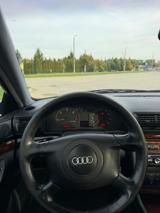 Audi A4 Limousine