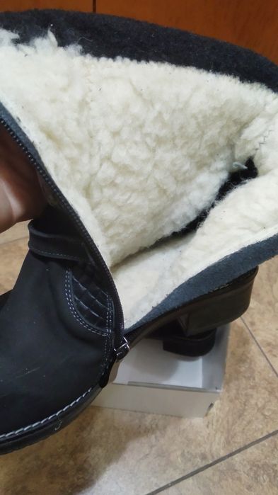 Чобітки. Шкіра. Каблук