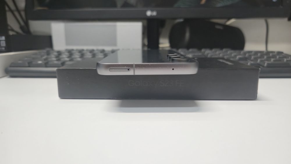 Samsung S23Fe 8/256Gb, Офіційний