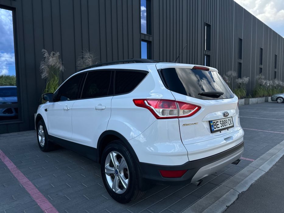 Автомобіль Ford Escape