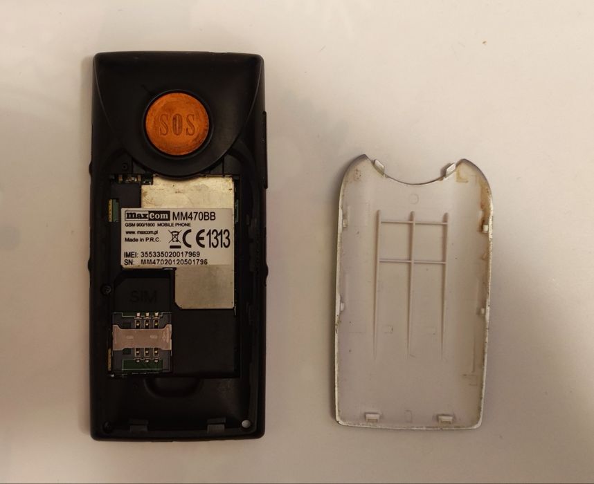 Telefon Maxcom MM470BB dla starszej osoby w dobrym stanie bez baterii