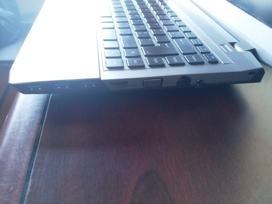 Portátil Clevo w230st 13' i7-4700MQ 2.40GHz 16GB DDR3