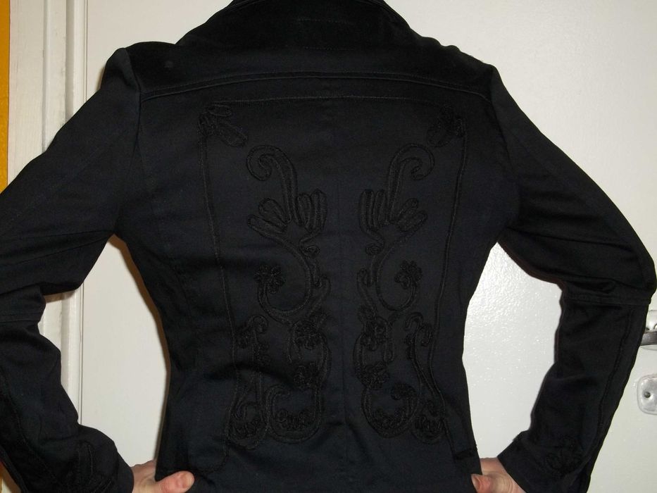 Lekka bluzka koszula wizytowa czarna atłasowa w drobne kropki groszki