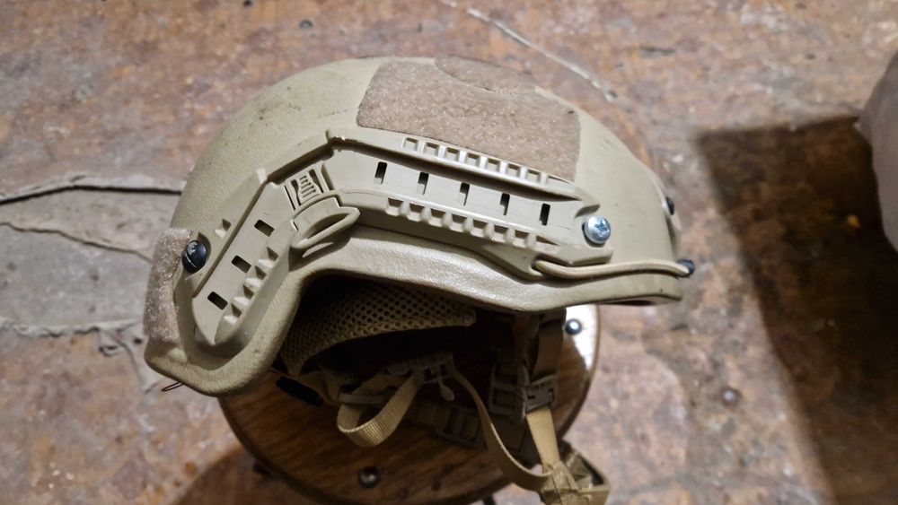 Каска, шолом, б/у