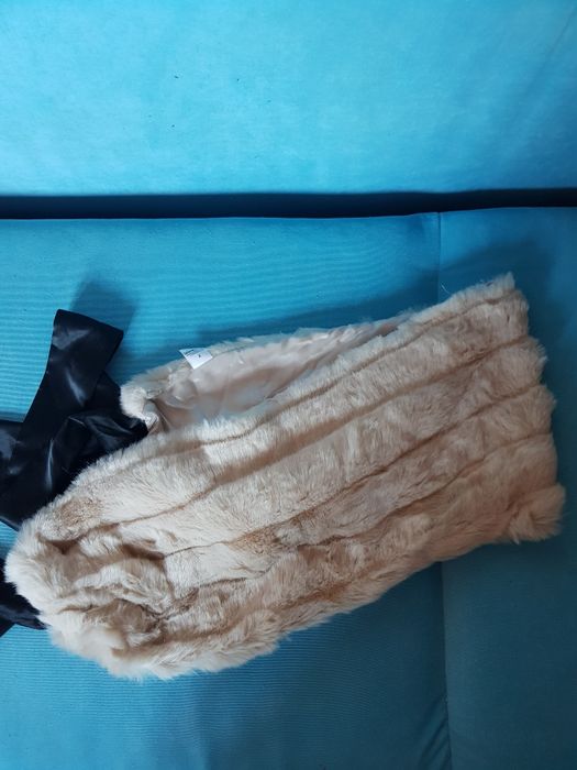 Mięciutka etola ze sztucznego futerka Bialcon