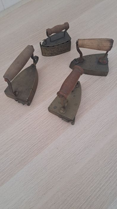 Ferros de Engomar Antigos