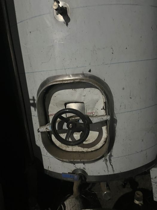 DUAS Cuba Vinho em Inox de 1000L em Bom Estado