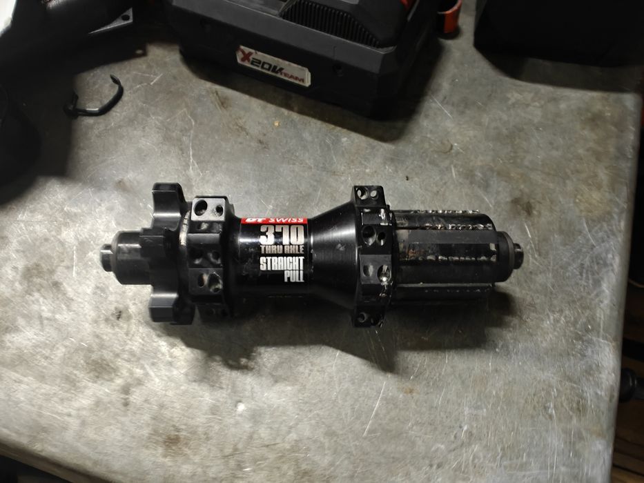 Piasta DtSwiss 370 Thru Axle