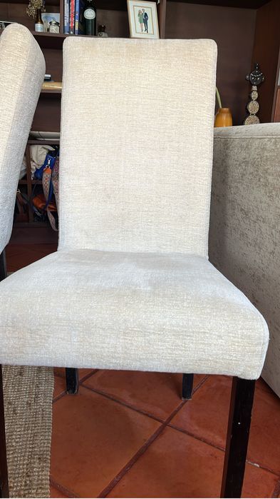 6 Cadeiras estofadas (valor total)