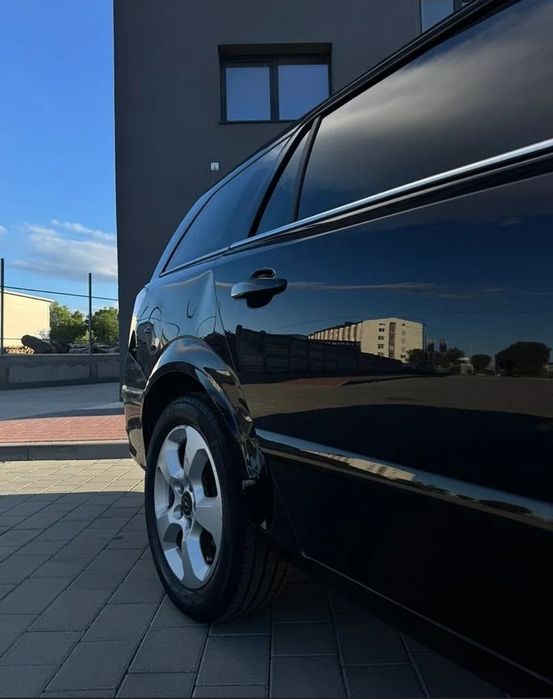 Opel Astra H 2005 1,8 бензин
