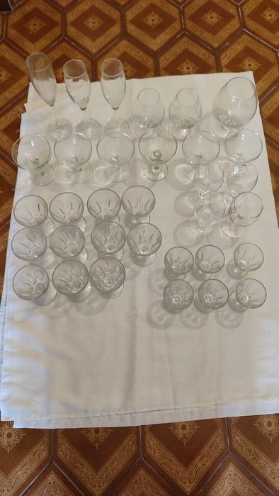Assorted glass drinking glasses64751662241154123