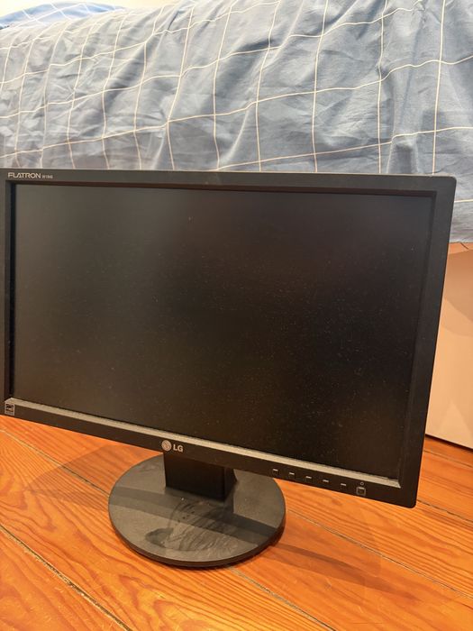 2 Monitores LG 19 polegadas VGA