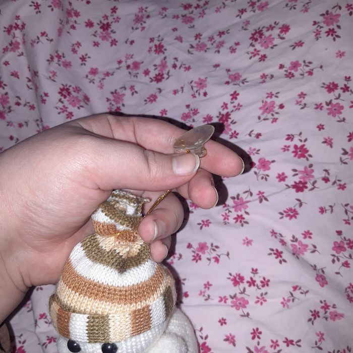 Снеговик новогодняя игрушка на присосках фигурка вязаный украшение
