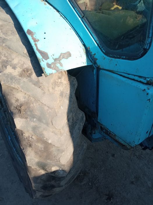 Продам трактор Т-40 повністю робочий.Без документів . Гаражне зберіган