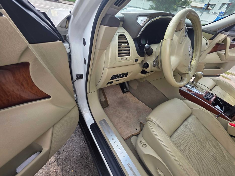 Infiniti fx50s 2009