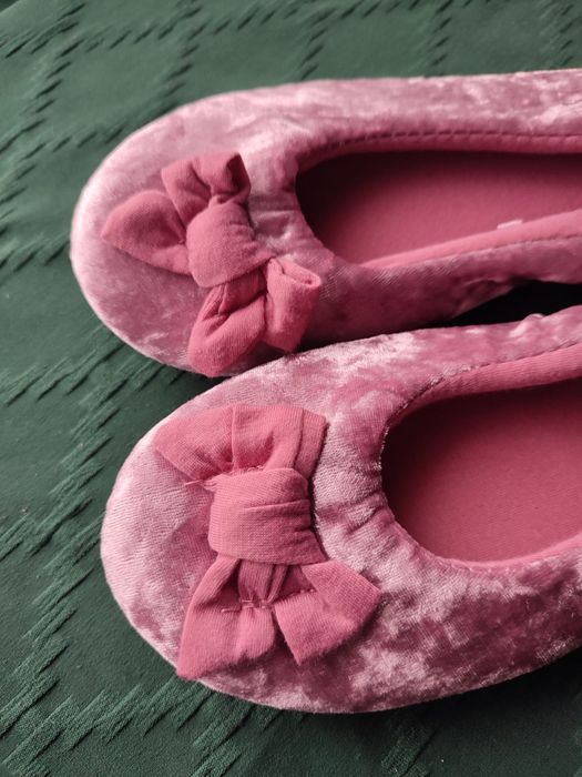 Kapcie aksamitne różowe 37