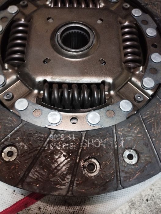 Комплект зчеплення на фольцваген туран 1.4 бензин.