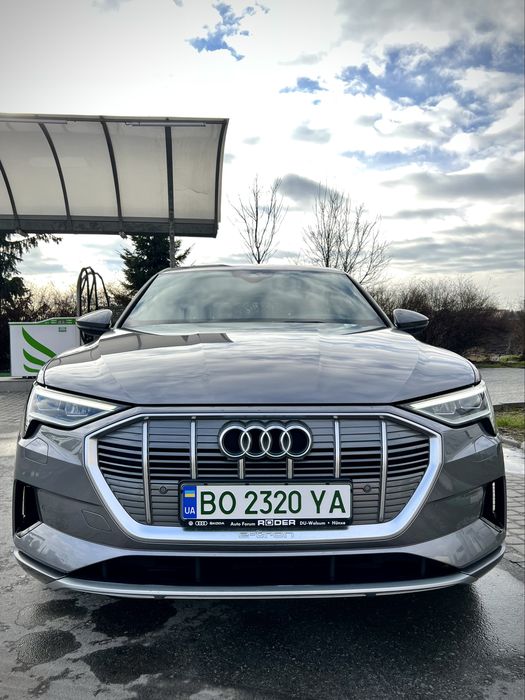 Audi e-tron 2019 VIN WAUZZZGE0KB018795 фото оголошення 2 з 23