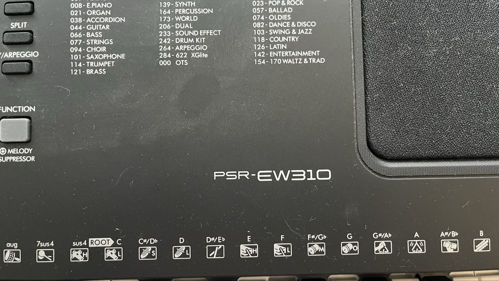 Teclado Yamaha PSR-EW310 excelente estado como novo