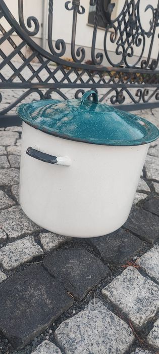 Garnek emaliowany z pokrywką