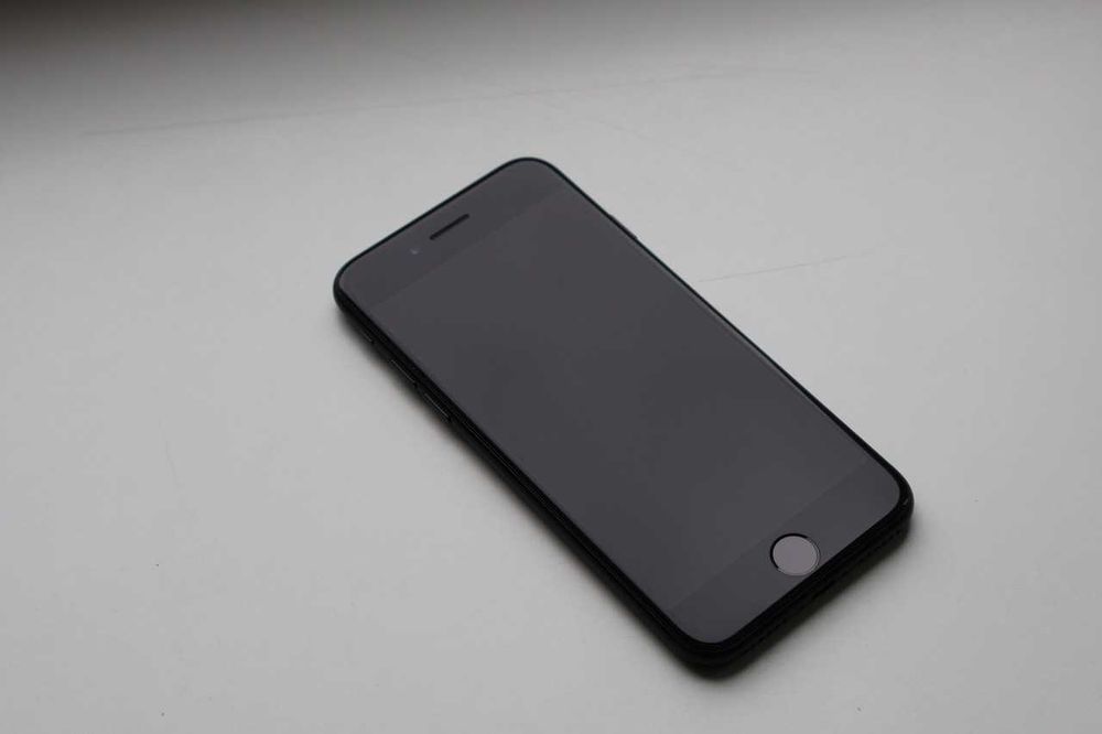 Apple Iphone 7  32 Black Neverlock Оригінал!